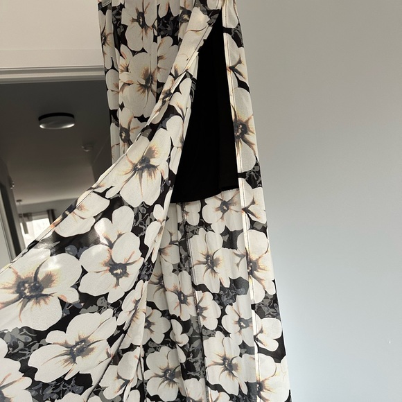 Dynamite Long Slit Floral Skirt - Picture 2 of 4